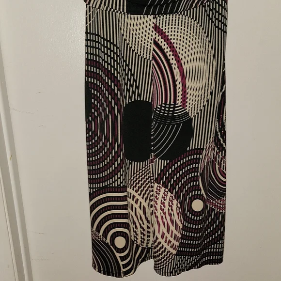 Bisou Bisou Black and White Sheath Dress with Flutter Cap Sleeves - Picture 6 of 7